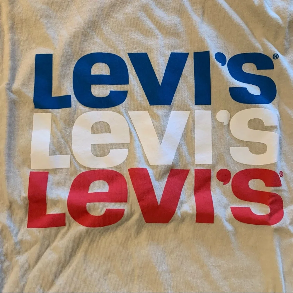 Levi’s Stacked Logo Cream T-shirt Tee Large 100% cotton Unisex